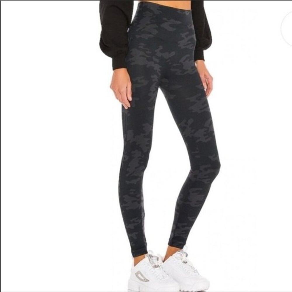SPANX High Waisted Look At Me Now Leggings Camo Stretch Gray Black Size Small